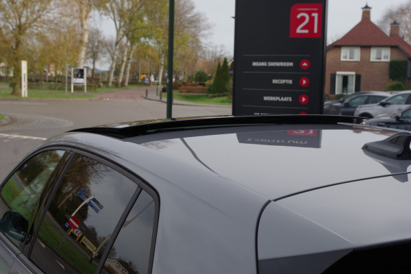 Volkswagen Golf 1.5 eHybrid GTE 272 PK PHEV, Panoramadak, Leder, Head-Up, Stoelkoeling -Verwarming, Memory