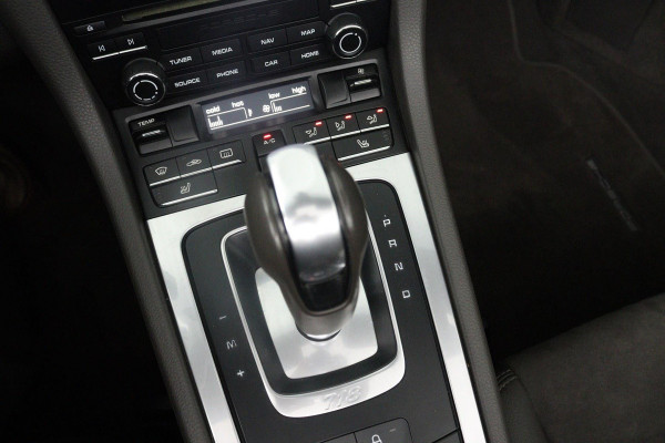 Porsche 718 Boxster 2.0 AANBIEDING!!!(Perfect OnderH, Sport Chrono, Sport Uitlaat, StoelV, Parkeersensoren, Navi, Cruise Con, Etc)