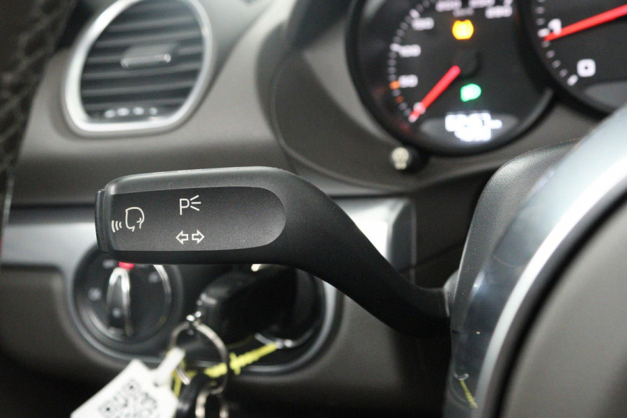 Porsche 718 Boxster 2.0 AANBIEDING!!!(Perfect OnderH, Sport Chrono, Sport Uitlaat, StoelV, Parkeersensoren, Navi, Cruise Con, Etc)