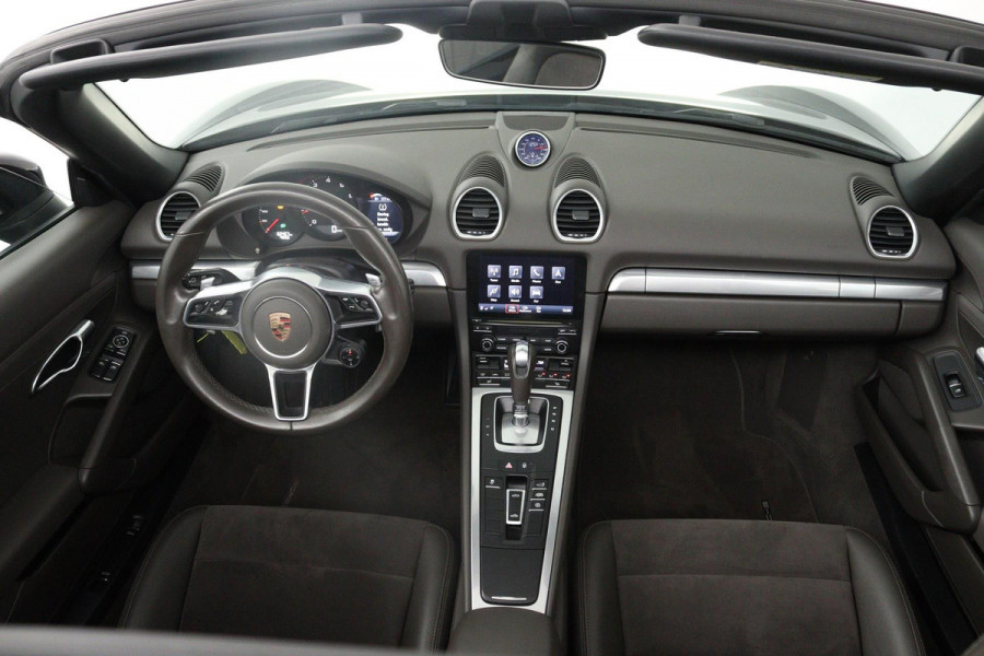 Porsche 718 Boxster 2.0 AANBIEDING!!!(Perfect OnderH, Sport Chrono, Sport Uitlaat, StoelV, Parkeersensoren, Navi, Cruise Con, Etc)