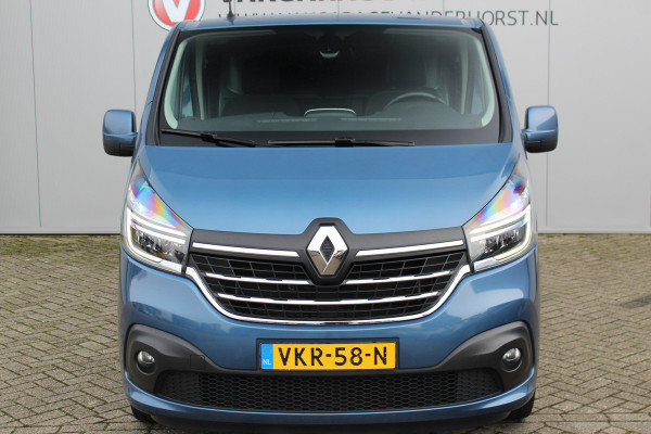 Renault Trafic 2.0-145pk dCi T29 L2H1 dubb. cabine Comfort. Erg nette Renault Trafic mèt dubbele cabine. Bijrijdersstoel, camera, LED verl., navigatie, tel. voorb., cruise control, airco, metallic lak, schuifdeur li+re, LM wielen, side bars, laadruimte betimmerd, trekhaak etc.