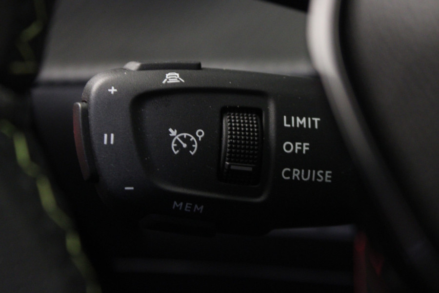 Peugeot 2008 1.2 PureTech 130 GT |Navi|ACC|