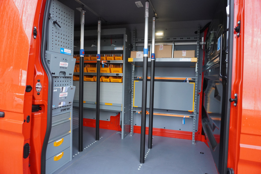 Renault Master T35 2.0 dCi 170PK L3H2 met COMPLETE WERKPLAATS INRICHTING Nr. V139 | Climate | Cruise | Camera | Apple- Android