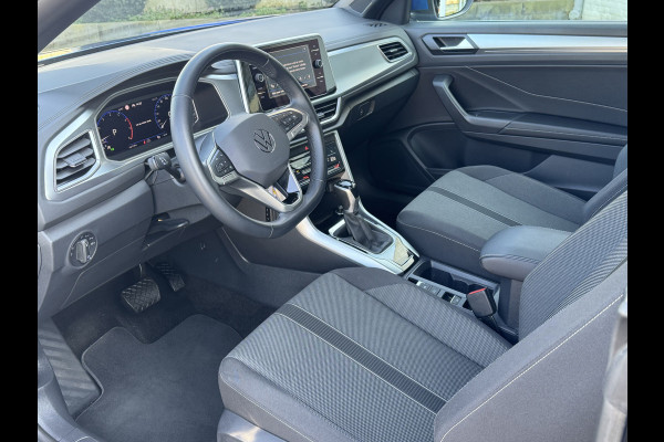 Volkswagen T-Roc Cabrio 1.5 TSI, Stuurverwarming, Trekh, ACC, DAB-tuner, windscherm, Face Lift model. . Een proefrit levert het bewijs. Neem contact op en we maken een afspraak!