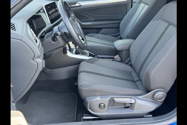 Volkswagen T-Roc Cabrio 1.5 TSI, Stuurverwarming, Trekh, ACC, DAB-tuner, windscherm, Face Lift model. . Een proefrit levert het bewijs. Neem contact op en we maken een afspraak!