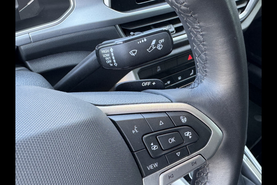 Volkswagen T-Roc Cabrio 1.5 TSI, Stuurverwarming, Trekh, ACC, DAB-tuner, windscherm, Face Lift model. . Een proefrit levert het bewijs. Neem contact op en we maken een afspraak!