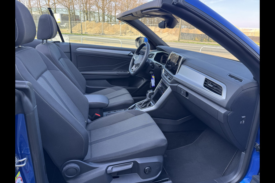 Volkswagen T-Roc Cabrio 1.5 TSI, Stuurverwarming, Trekh, ACC, DAB-tuner, windscherm, Face Lift model. . Een proefrit levert het bewijs. Neem contact op en we maken een afspraak!