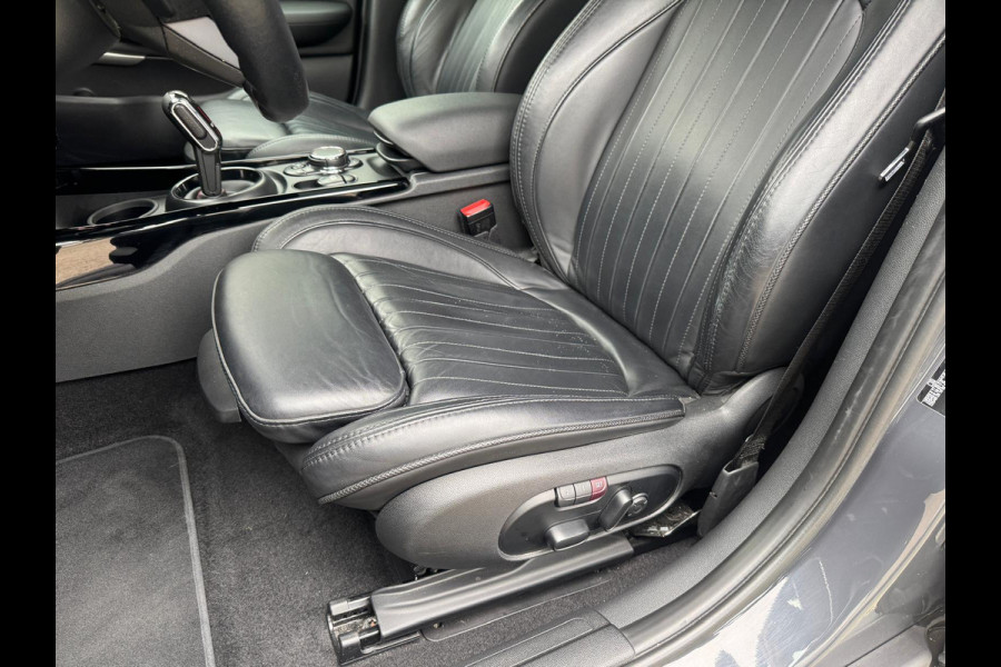 MINI Clubman 2.0 Cooper S Knightsbridge JCW, Electrische stoelen, Leder Head-Up, Harman/Kardon, Trekhaak Een proefrit levert het bewijs. Neem contact op en we maken een afspraak!
