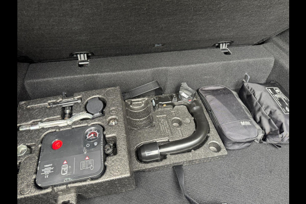 MINI Clubman 2.0 Cooper S Knightsbridge JCW, Electrische stoelen, Leder Head-Up, Harman/Kardon, Trekhaak Een proefrit levert het bewijs. Neem contact op en we maken een afspraak!