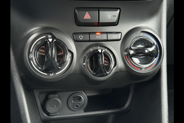 Peugeot 208 1.2 PureTech Blue Lion 2e Eigenaar,Dealer Onderhouden,Navi,Airco,Cruise,5 Deurs,Pdc,N.A.P,Bj 12-2017,Weinig Km,Nieuwe Apk bij Aflevering