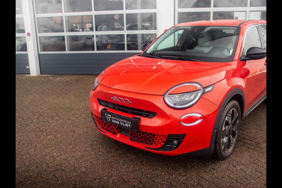 Fiat 600E La Prima 54 kWh | 17% Bijtelling | Carplay | Elek. Stoel | Stoelverwarming | Keyless | LED | Clima