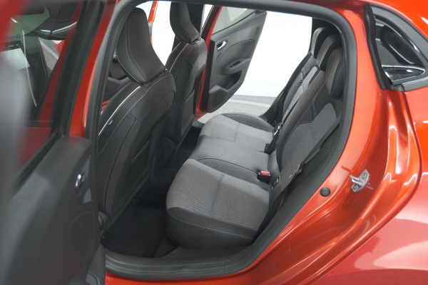 Renault Clio 1.6 E-Tech Full Hybrid 145 techno | 360 Camera | Adaptieve Cruise Control | Dodehoekdetectie | 9.3 Inch Groot Scherm