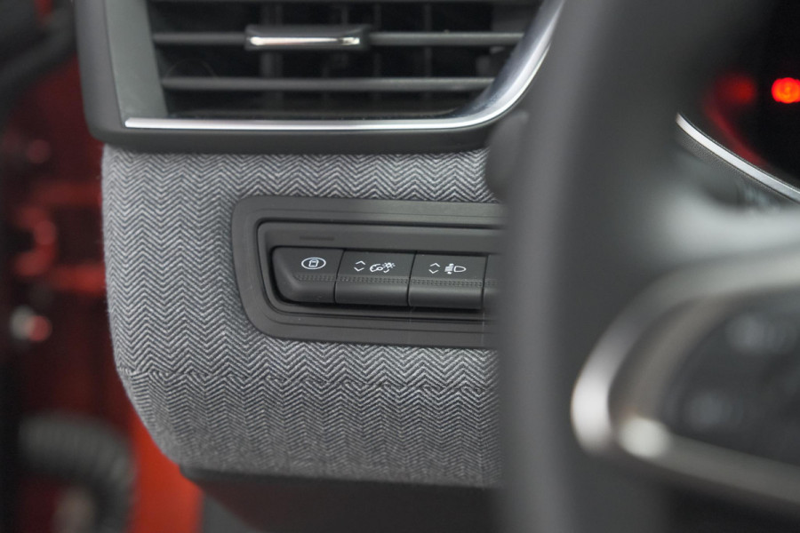 Renault Clio 1.6 E-Tech Full Hybrid 145 techno | 360 Camera | Adaptieve Cruise Control | Dodehoekdetectie | 9.3 Inch Groot Scherm