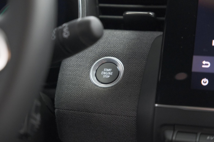 Renault Clio 1.6 E-Tech Full Hybrid 145 techno | 360 Camera | Adaptieve Cruise Control | Dodehoekdetectie | 9.3 Inch Groot Scherm