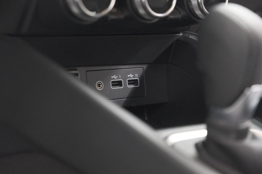 Renault Clio 1.6 E-Tech Full Hybrid 145 techno | 360 Camera | Adaptieve Cruise Control | Dodehoekdetectie | 9.3 Inch Groot Scherm