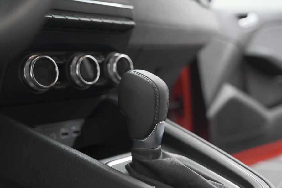 Renault Clio 1.6 E-Tech Full Hybrid 145 techno | 360 Camera | Adaptieve Cruise Control | Dodehoekdetectie | 9.3 Inch Groot Scherm