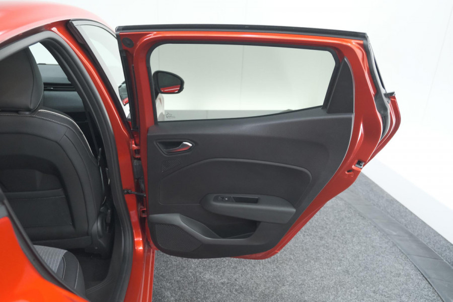 Renault Clio 1.6 E-Tech Full Hybrid 145 techno | 360 Camera | Adaptieve Cruise Control | Dodehoekdetectie | 9.3 Inch Groot Scherm