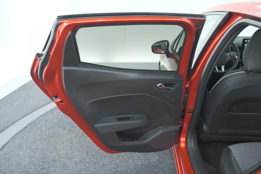 Renault Clio 1.6 E-Tech Full Hybrid 145 techno | 360 Camera | Adaptieve Cruise Control | Dodehoekdetectie | 9.3 Inch Groot Scherm