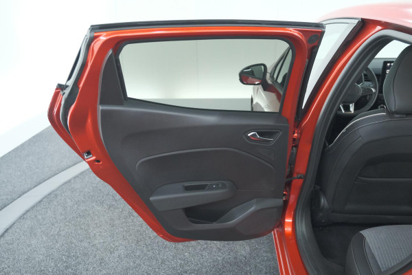 Renault Clio 1.6 E-Tech Full Hybrid 145 techno | 360 Camera | Adaptieve Cruise Control | Dodehoekdetectie | 9.3 Inch Groot Scherm