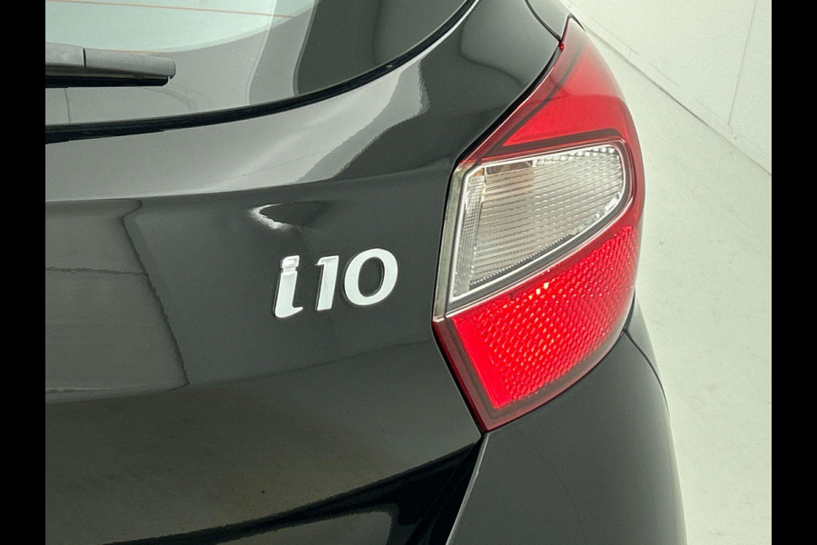 Hyundai i10 1.0 Comfort Smart Airco Navi Carplay Cruise Control Camera Achter Verkeerbord herkenning DAB+ Lane Assist Grootlicht assistent