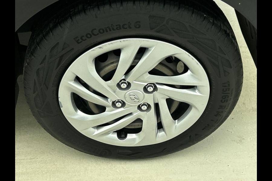 Hyundai i10 1.0 Comfort Smart Airco Navi Carplay Cruise Control Camera Achter Verkeerbord herkenning DAB+ Lane Assist Grootlicht assistent