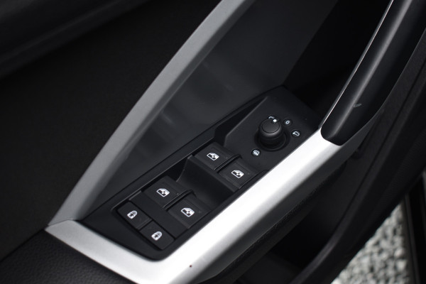 Audi Q3 35TFSI 150PK S-TRONIC PRO LINE VIRTUAL/PDC/NAVI