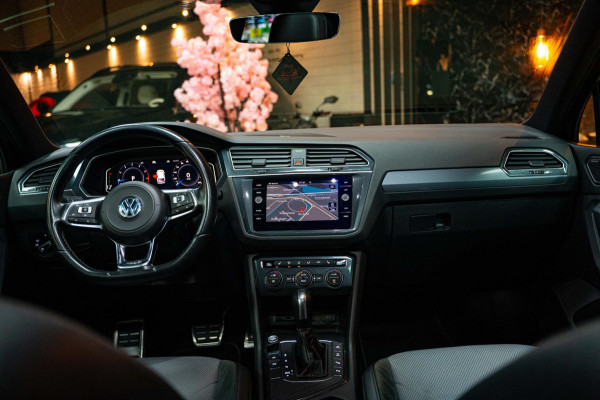 Volkswagen Tiguan 1.5 TSI RLINE|PANO|AUT7|NAVI|FULL