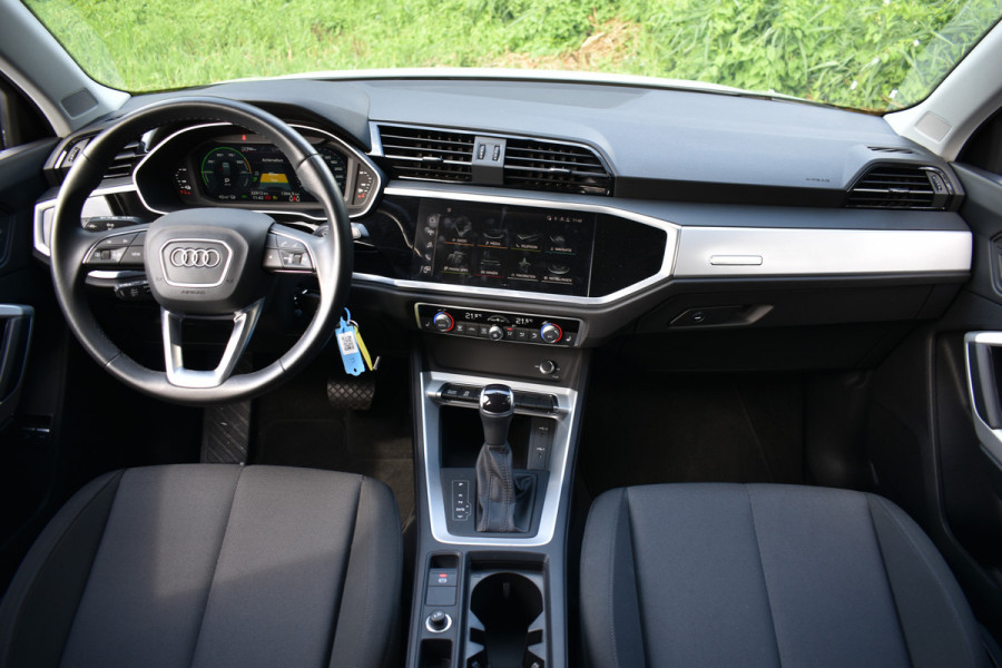 Audi Q3 45 TFSIe 245PK S-TRONIC S-LINE HYBRID VIRTUAL/PDC/CARPLAY