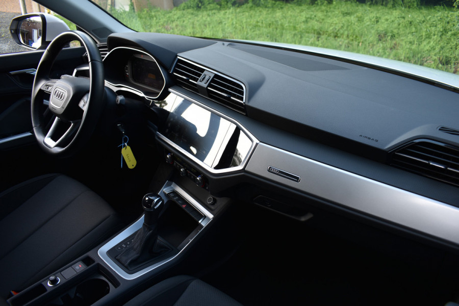 Audi Q3 45 TFSIe 245PK S-TRONIC S-LINE HYBRID VIRTUAL/PDC/CARPLAY