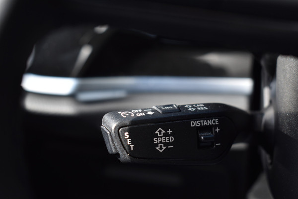 Audi Q3 45 TFSIe 245PK S-TRONIC S-LINE HYBRID VIRTUAL/PDC/CARPLAY