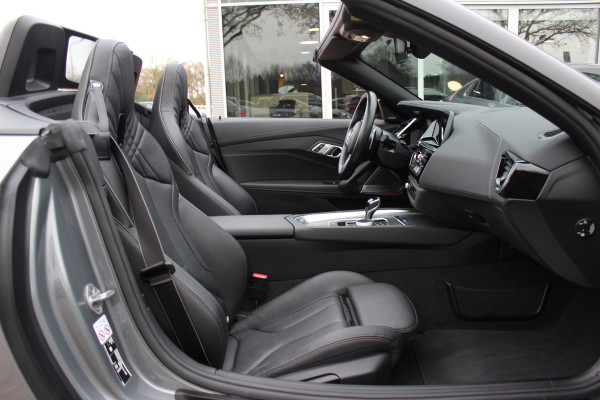 BMW Z4 Roadster M40i High Executive / Leder / Head-up / Sfeerverlichting / 19'' / Keyless / Dodehoek / Stoelverwarming / ACC