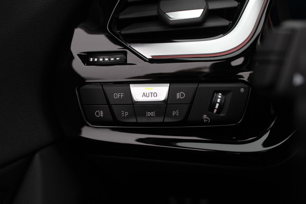 BMW Z4 Roadster M40i High Executive / Leder / Head-up / Sfeerverlichting / 19'' / Keyless / Dodehoek / Stoelverwarming / ACC