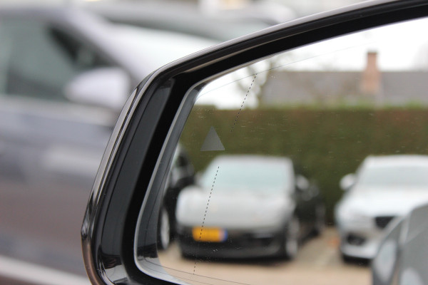 BMW Z4 Roadster M40i High Executive / Leder / Head-up / Sfeerverlichting / 19'' / Keyless / Dodehoek / Stoelverwarming / ACC