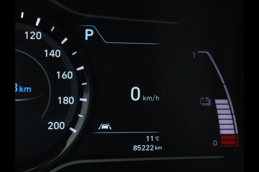 Hyundai Kona EV Fashion 64 kWh CLIMATE | CAMERA | DAB | CARPLAY | ADAPCRUISE | LED | NAVI | LMV17