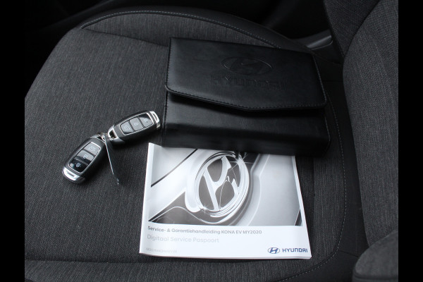 Hyundai Kona EV Fashion 64 kWh CLIMATE | CAMERA | DAB | CARPLAY | ADAPCRUISE | LED | NAVI | LMV17