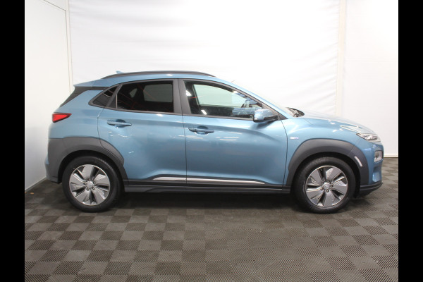 Hyundai Kona EV Fashion 64 kWh CLIMATE | CAMERA | DAB | CARPLAY | ADAPCRUISE | LED | NAVI | LMV17