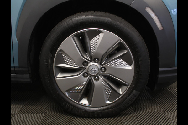 Hyundai Kona EV Fashion 64 kWh CLIMATE | CAMERA | DAB | CARPLAY | ADAPCRUISE | LED | NAVI | LMV17
