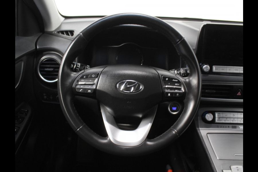Hyundai Kona EV Fashion 64 kWh CLIMATE | CAMERA | DAB | CARPLAY | ADAPCRUISE | LED | NAVI | LMV17