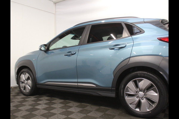 Hyundai Kona EV Fashion 64 kWh CLIMATE | CAMERA | DAB | CARPLAY | ADAPCRUISE | LED | NAVI | LMV17