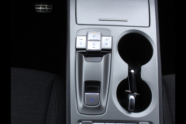 Hyundai Kona EV Fashion 64 kWh CLIMATE | CAMERA | DAB | CARPLAY | ADAPCRUISE | LED | NAVI | LMV17