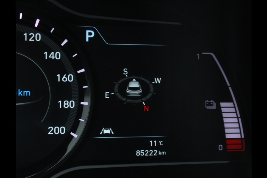 Hyundai Kona EV Fashion 64 kWh CLIMATE | CAMERA | DAB | CARPLAY | ADAPCRUISE | LED | NAVI | LMV17