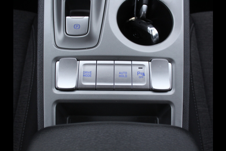 Hyundai Kona EV Fashion 64 kWh CLIMATE | CAMERA | DAB | CARPLAY | ADAPCRUISE | LED | NAVI | LMV17