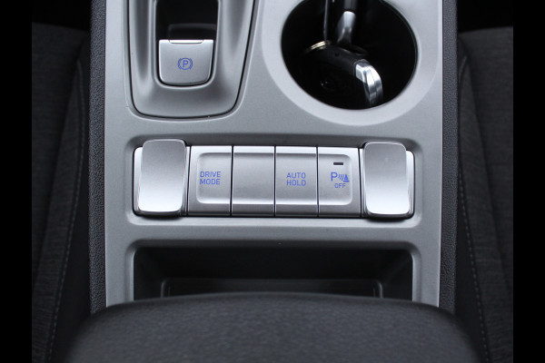 Hyundai Kona EV Fashion 64 kWh CLIMATE | CAMERA | DAB | CARPLAY | ADAPCRUISE | LED | NAVI | LMV17