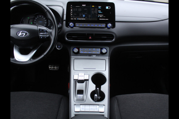 Hyundai Kona EV Fashion 64 kWh CLIMATE | CAMERA | DAB | CARPLAY | ADAPCRUISE | LED | NAVI | LMV17