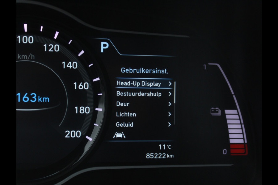 Hyundai Kona EV Fashion 64 kWh CLIMATE | CAMERA | DAB | CARPLAY | ADAPCRUISE | LED | NAVI | LMV17