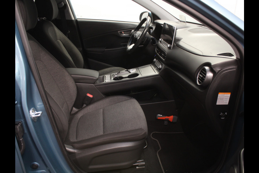 Hyundai Kona EV Fashion 64 kWh CLIMATE | CAMERA | DAB | CARPLAY | ADAPCRUISE | LED | NAVI | LMV17