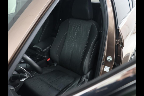 Mitsubishi Eclipse Cross 1.5 DI-T First Edition | Trekhaak | 360 Camera | Stoelverwarming | Head-Up | 18'' | Carplay | Keyless | Full LED | Dodehoek detectie | Climate control