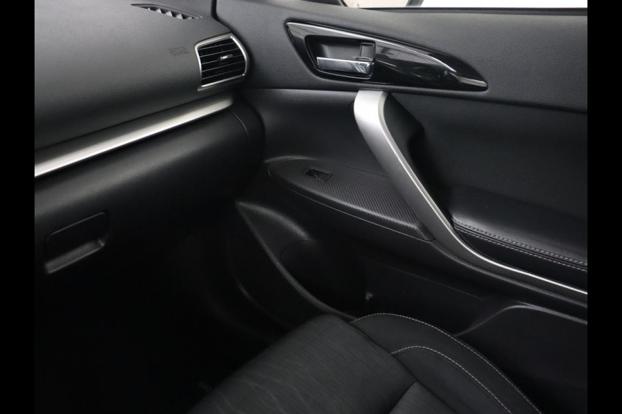 Mitsubishi Eclipse Cross 1.5 DI-T First Edition | Trekhaak | 360 Camera | Stoelverwarming | Head-Up | 18'' | Carplay | Keyless | Full LED | Dodehoek detectie | Climate control