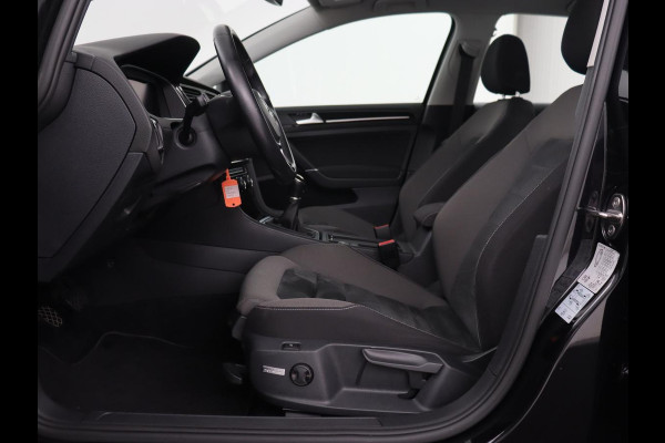 Volkswagen Golf 1.0 TSI Highline | 88.100km NAP | Stoelverwarming | Massage | Trekhaak | Carplay | Navigatie | Adaptive cruise | Virtual Cockpit | Climate control | 17'' | Parkeerhulp | Bluetooth