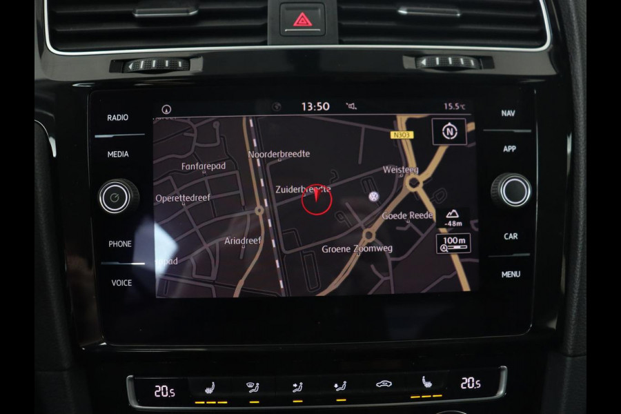 Volkswagen Golf 1.0 TSI Highline | 88.100km NAP | Stoelverwarming | Massage | Trekhaak | Carplay | Navigatie | Adaptive cruise | Virtual Cockpit | Climate control | 17'' | Parkeerhulp | Bluetooth